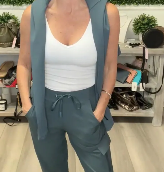 High-Waisted Capri Active Joggers